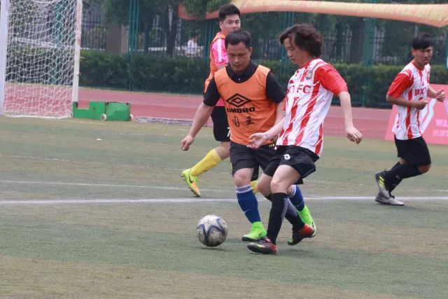 TA：姆巴佩射丢点球后情绪低落 赛后未感谢球迷